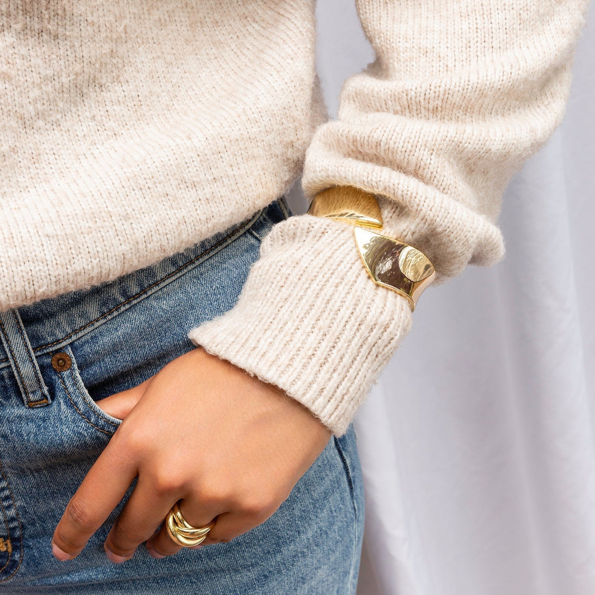 Alexandra overlapping cuff
