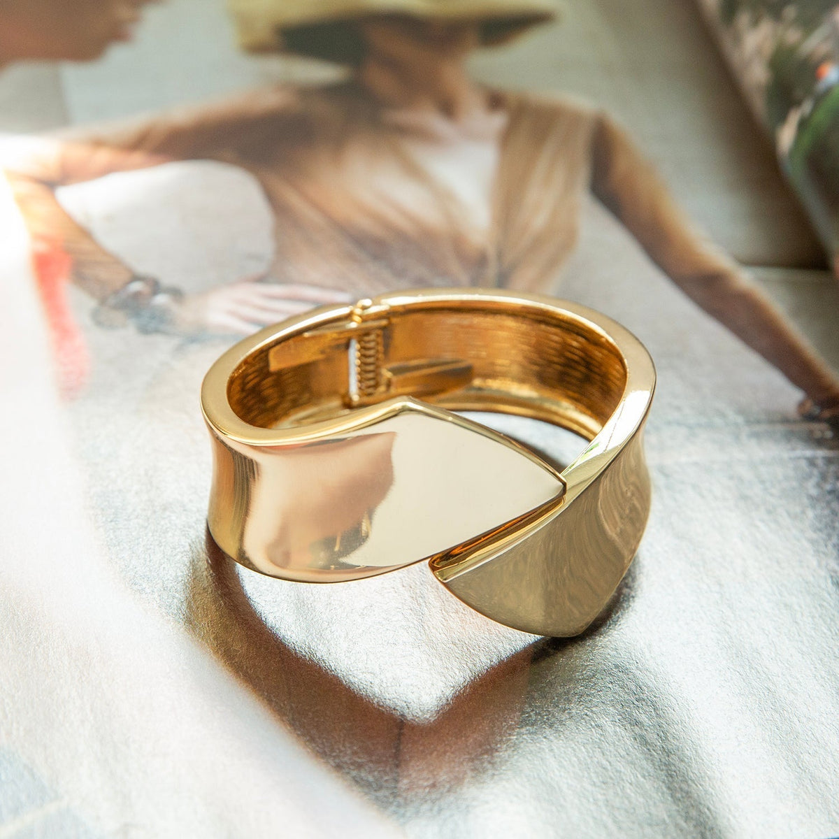 Alexandra overlapping cuff