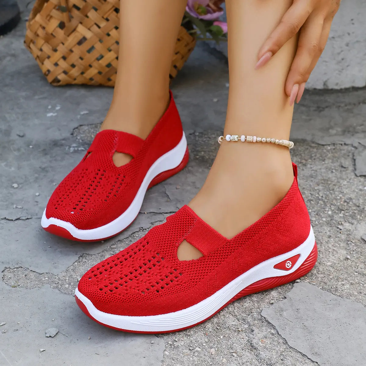 🔥 Breathable Slip-On Comfort Shoes for Women – Lightweight & Easy to Wear 👟